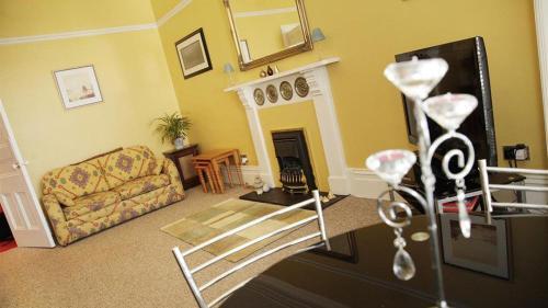 Lyndhurst Apartment, Langland