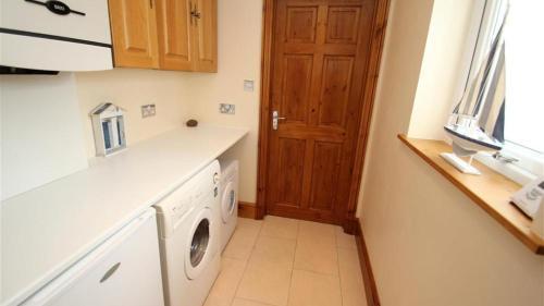 Lyndhurst Apartment, Langland
