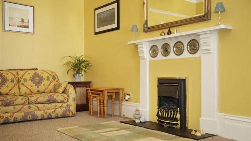 Lyndhurst Apartment, Langland