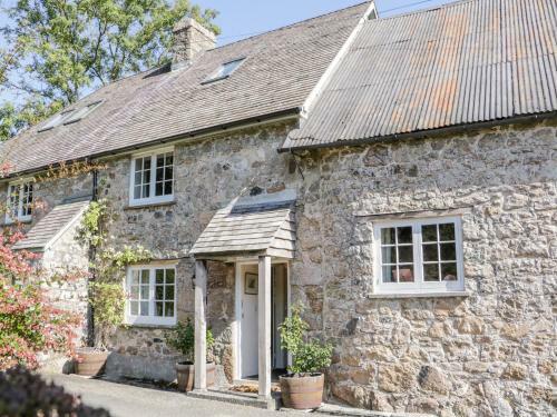 Cromlech Cottage