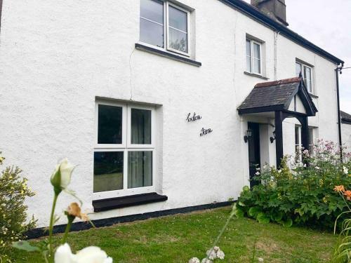 Characteristic 5-bed House On The Edge Of Dartmoor