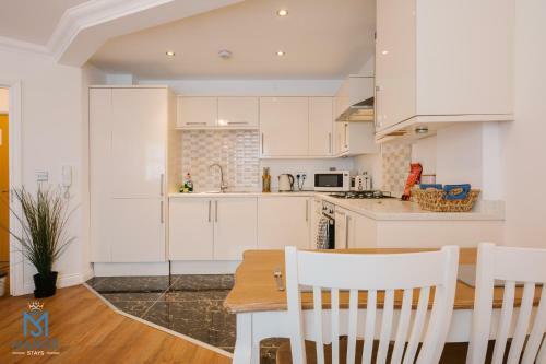 Apartamento Charming Chic Appartment With 24hr Parking