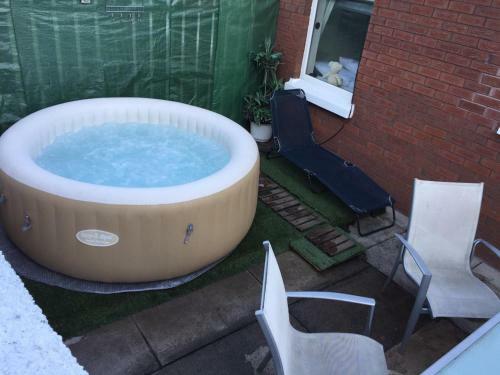 Immaculate Relaxing 2 Bed House To Enjoy