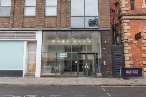 Spacious 3 Bed City Centre Apartment