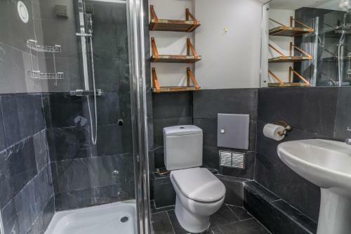 Spacious 3 Bed City Centre Apartment