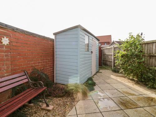 2 Waxham Court