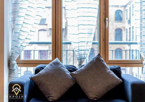 Onpoint Apartments - 2 Bedroom Apartment In Superb Location!