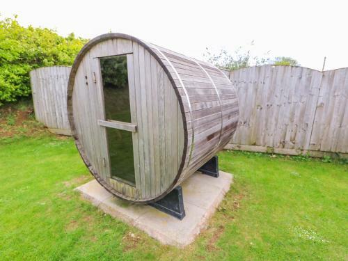 Yew Lodge
