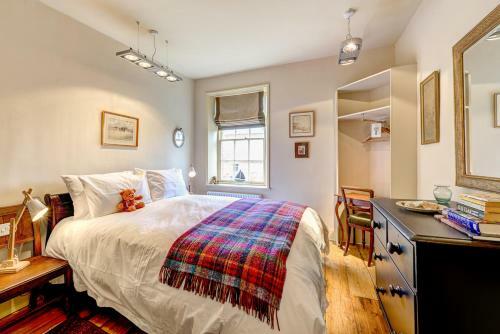 Orford Chateau Sleeps 12 With Wifi