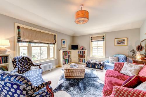 Orford Chateau Sleeps 12 With Wifi