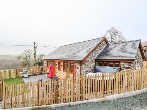 Cut Moch, Plas Moelfre Hall Barns
