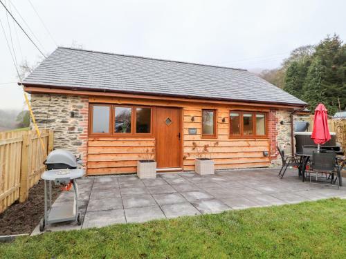 Cut Moch, Plas Moelfre Hall Barns