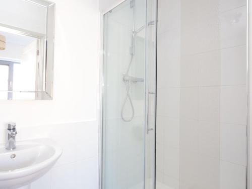 Modern Oxford Apartment - Sleeps 4