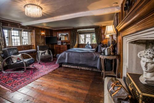 Painswick Chateau Sleeps 22 Pool Wifi