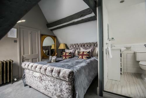 Painswick Chateau Sleeps 22 Pool Wifi