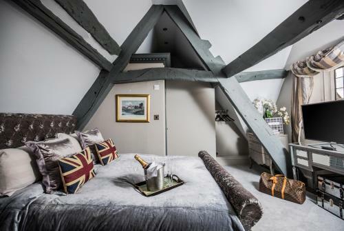 Painswick Chateau Sleeps 22 Pool Wifi