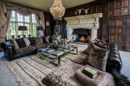 Painswick Chateau Sleeps 22 Pool Wifi