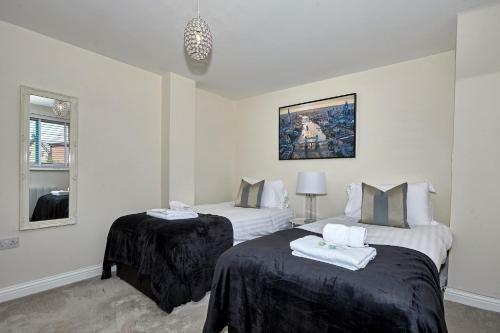 Stunning Modern Apartment With Parking By Comfyworkers