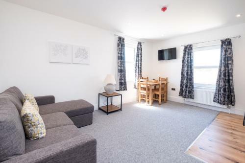 Rowan ? Three Tuns Apartments