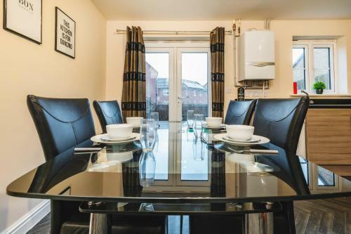 Apartamento Large Contractor House - Free Parking By Comfyworkers
