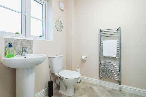 Apartamento Large Contractor House - Free Parking By Comfyworkers