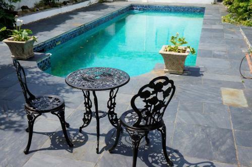 Spacious Town House With Swimming Pool
