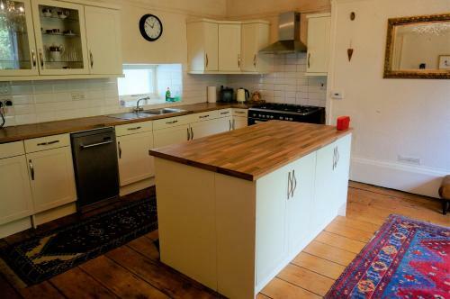 Spacious Town House With Swimming Pool