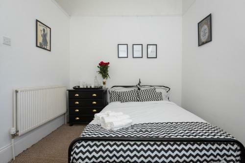 Remarkable 5-bed House In Plymouth
