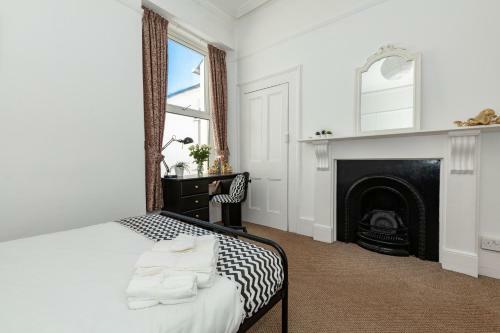 Remarkable 5-bed House In Plymouth