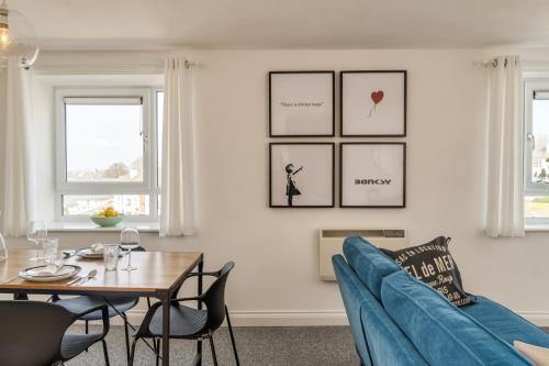 Bright, Stylish Contemporary Apartment