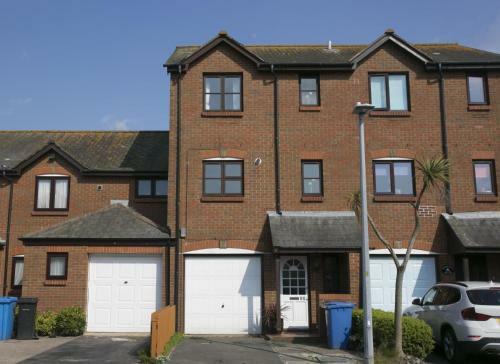 2021 Is Here -town House - Poole