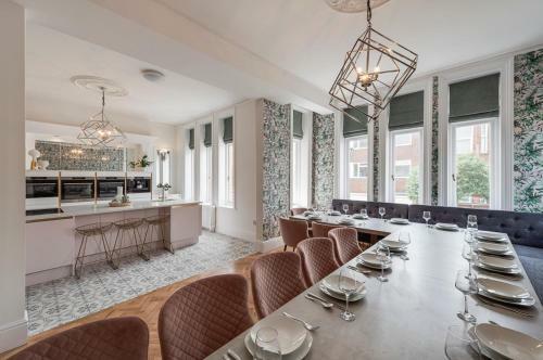 Southsea Villa Sleeps 20