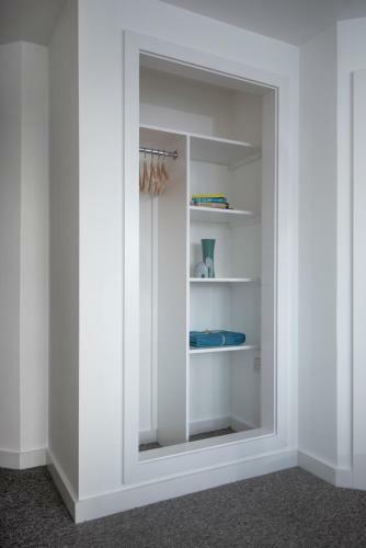 Elm View - 2 Bed 2 Bath Apartment With Parking In Central Southsea