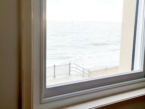 Off The Hook - Luxury Beach Apartment - Sleeps 4