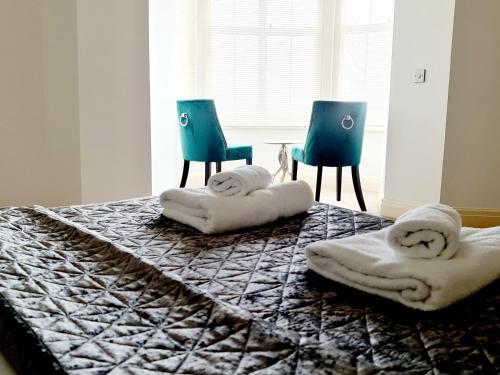 Off The Hook - Luxury Beach Apartment - Sleeps 4