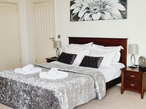 Off The Hook - Luxury Beach Apartment - Sleeps 4