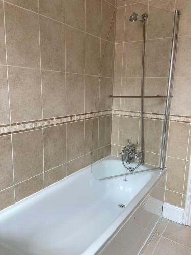 Central Location - 2 Bedroom Apartment