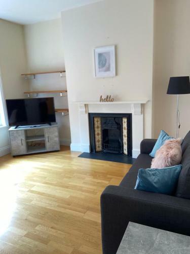 Central Location - 2 Bedroom Apartment