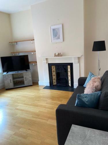 Central Location - 2 Bedroom Apartment