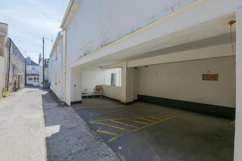 4 Porthmeor Court