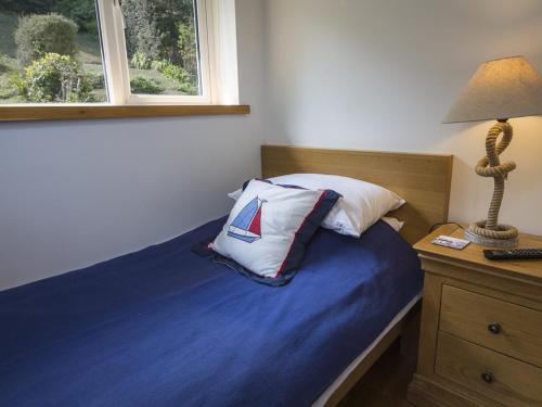 6 Knowle Court