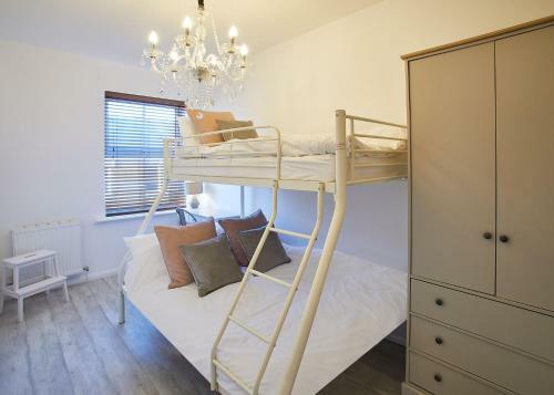 Pearl Apartment