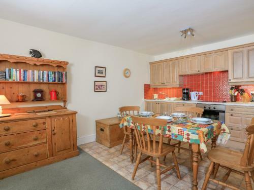 3 The Salcombe