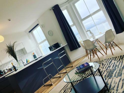 Seascape - Holiday Home Apartment