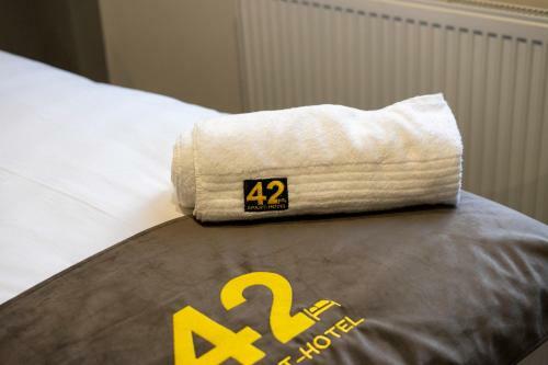 42 Apart-hotel
