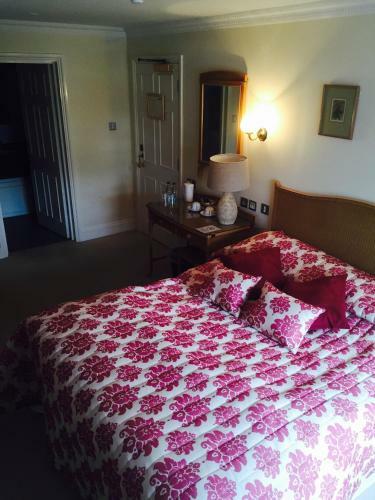 Millhouse Hotel And Riverside Restaurant