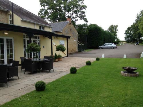 Millhouse Hotel And Riverside Restaurant