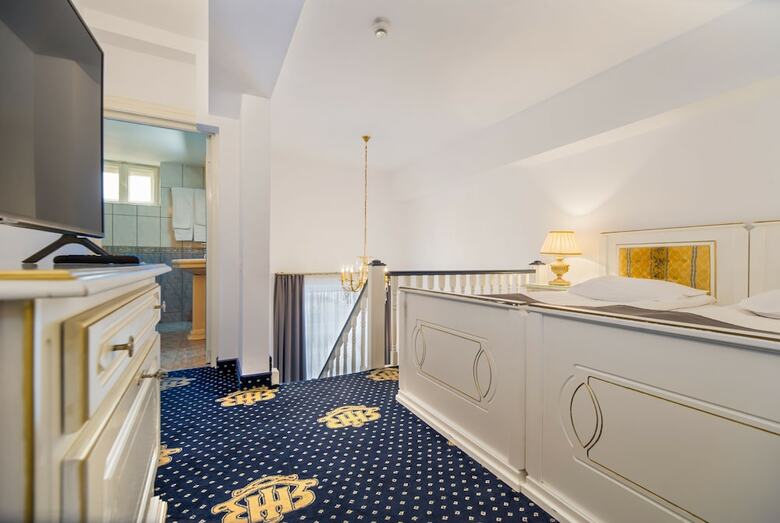 Hotel Imparatul Romanilor