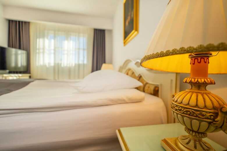 Hotel Imparatul Romanilor