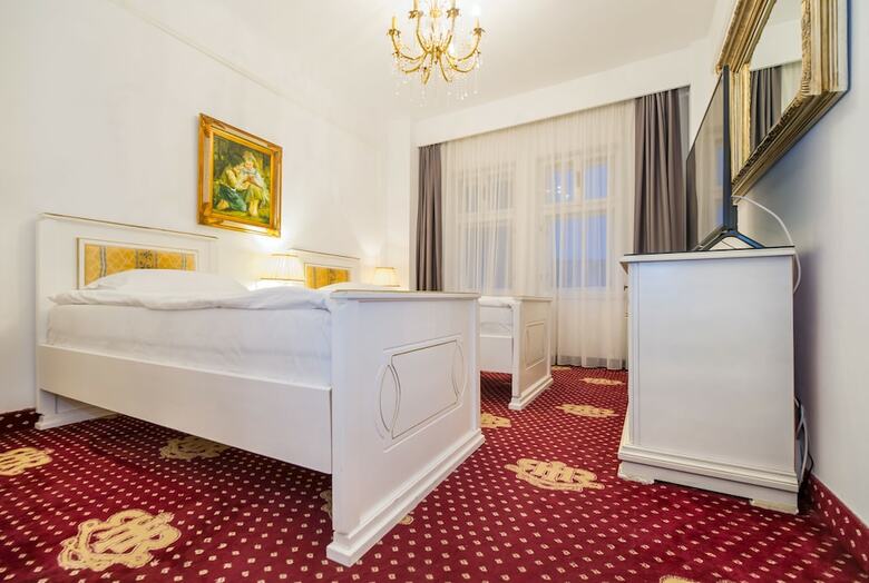 Hotel Imparatul Romanilor